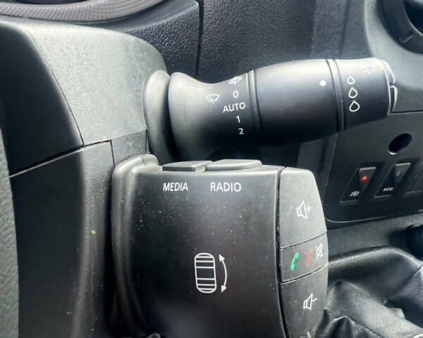 Чорний Рено Мастєр, об'ємом двигуна 2.3 л та пробігом 110 тис. км за 19555 $, фото 37 на Automoto.ua