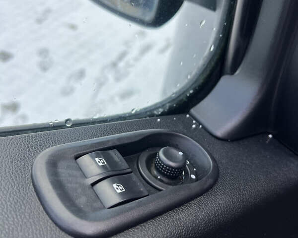 Чорний Рено Мастєр, об'ємом двигуна 2.3 л та пробігом 110 тис. км за 19555 $, фото 34 на Automoto.ua