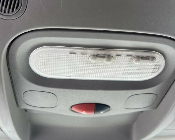 Черный Рено Мастер, объемом двигателя 2.3 л и пробегом 110 тыс. км за 19555 $, фото 22 на Automoto.ua