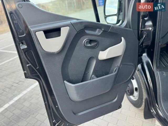 Черный Рено Мастер, объемом двигателя 2.3 л и пробегом 230 тыс. км за 21500 $, фото 19 на Automoto.ua