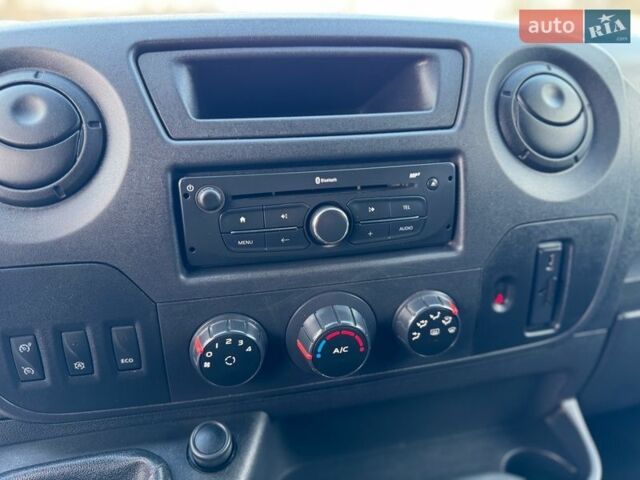 Черный Рено Мастер, объемом двигателя 2.3 л и пробегом 230 тыс. км за 21500 $, фото 34 на Automoto.ua