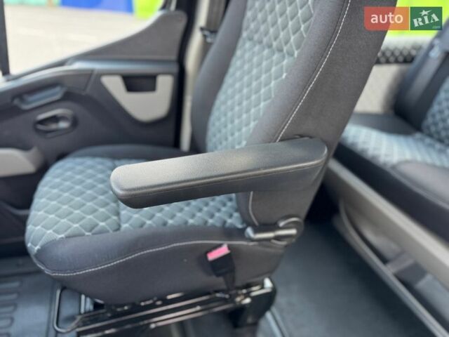 Черный Рено Мастер, объемом двигателя 2.3 л и пробегом 230 тыс. км за 21500 $, фото 30 на Automoto.ua