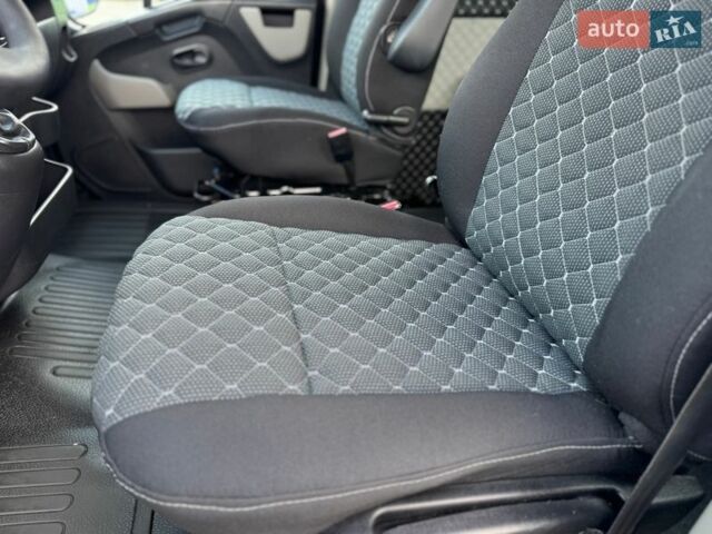 Черный Рено Мастер, объемом двигателя 2.3 л и пробегом 230 тыс. км за 21500 $, фото 25 на Automoto.ua