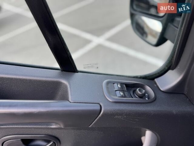 Черный Рено Мастер, объемом двигателя 2.3 л и пробегом 230 тыс. км за 21500 $, фото 20 на Automoto.ua