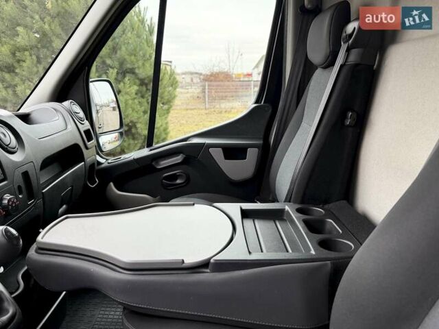 Черный Рено Мастер, объемом двигателя 2.3 л и пробегом 189 тыс. км за 16800 $, фото 29 на Automoto.ua