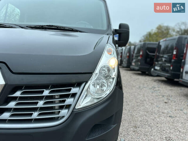 Черный Рено Мастер, объемом двигателя 2.3 л и пробегом 240 тыс. км за 19900 $, фото 3 на Automoto.ua