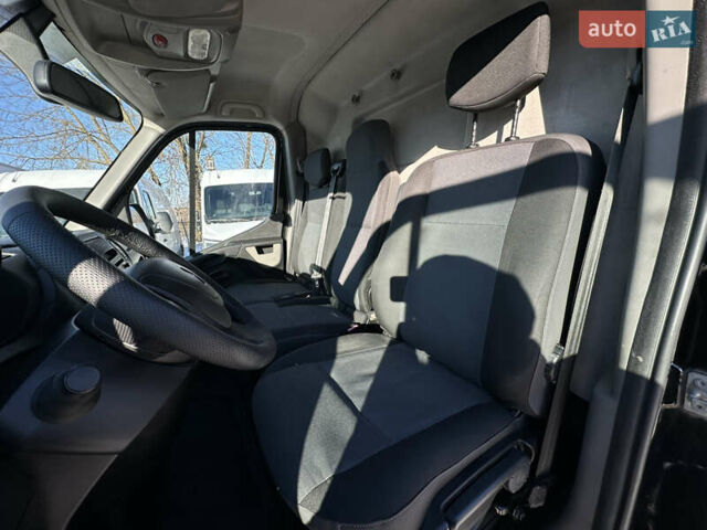 Черный Рено Мастер, объемом двигателя 2.3 л и пробегом 218 тыс. км за 19600 $, фото 10 на Automoto.ua