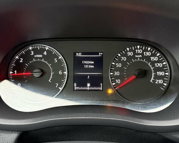 Чорний Рено Мастєр, об'ємом двигуна 2.3 л та пробігом 174 тис. км за 20999 $, фото 26 на Automoto.ua