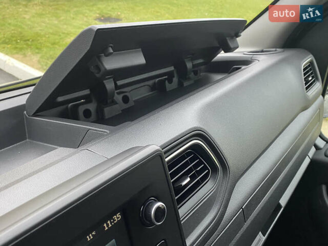 Черный Рено Мастер, объемом двигателя 2.3 л и пробегом 297 тыс. км за 20800 $, фото 24 на Automoto.ua