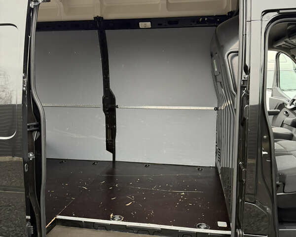 Чорний Рено Мастєр, об'ємом двигуна 2.3 л та пробігом 115 тис. км за 31200 $, фото 28 на Automoto.ua