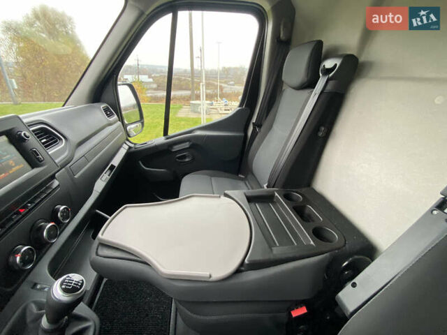 Черный Рено Мастер, объемом двигателя 2.3 л и пробегом 297 тыс. км за 20800 $, фото 21 на Automoto.ua