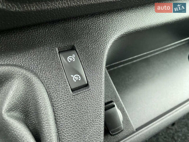 Черный Рено Мастер, объемом двигателя 2.3 л и пробегом 297 тыс. км за 20800 $, фото 35 на Automoto.ua