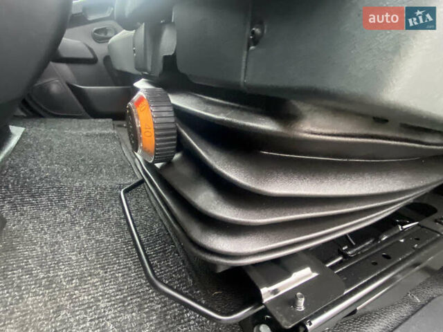 Черный Рено Мастер, объемом двигателя 2.3 л и пробегом 297 тыс. км за 20800 $, фото 18 на Automoto.ua