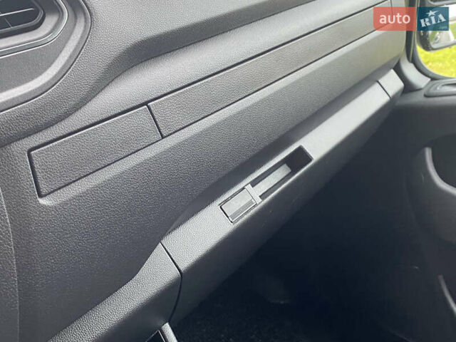 Черный Рено Мастер, объемом двигателя 2.3 л и пробегом 297 тыс. км за 20800 $, фото 23 на Automoto.ua