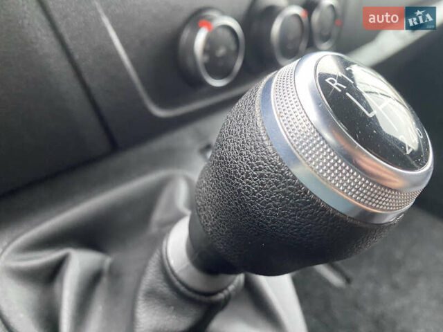 Черный Рено Мастер, объемом двигателя 2.3 л и пробегом 297 тыс. км за 20800 $, фото 33 на Automoto.ua