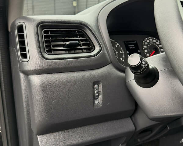 Чорний Рено Мастєр, об'ємом двигуна 2.3 л та пробігом 115 тис. км за 31200 $, фото 49 на Automoto.ua