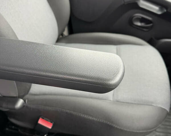 Чорний Рено Мастєр, об'ємом двигуна 2.3 л та пробігом 115 тис. км за 31200 $, фото 35 на Automoto.ua