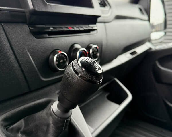 Чорний Рено Мастєр, об'ємом двигуна 2.3 л та пробігом 115 тис. км за 31200 $, фото 52 на Automoto.ua