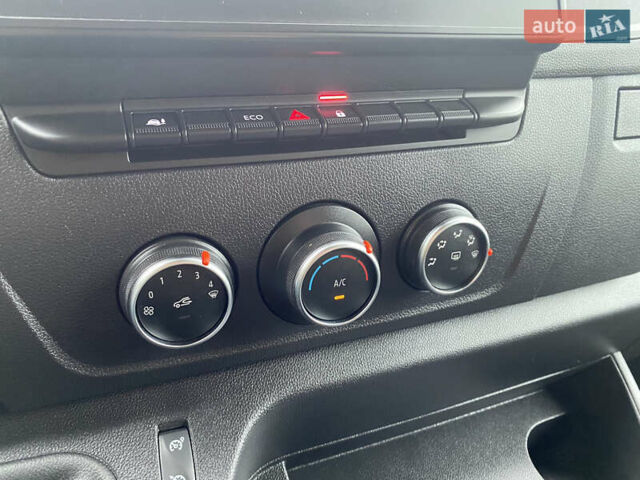 Черный Рено Мастер, объемом двигателя 2.3 л и пробегом 297 тыс. км за 20800 $, фото 43 на Automoto.ua