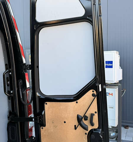 Чорний Рено Мастєр, об'ємом двигуна 2.3 л та пробігом 70 тис. км за 21000 $, фото 14 на Automoto.ua