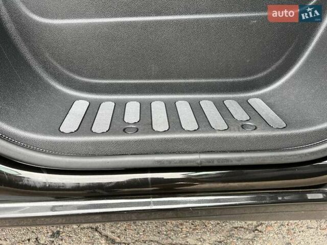 Черный Рено Мастер, объемом двигателя 2.3 л и пробегом 228 тыс. км за 21999 $, фото 35 на Automoto.ua