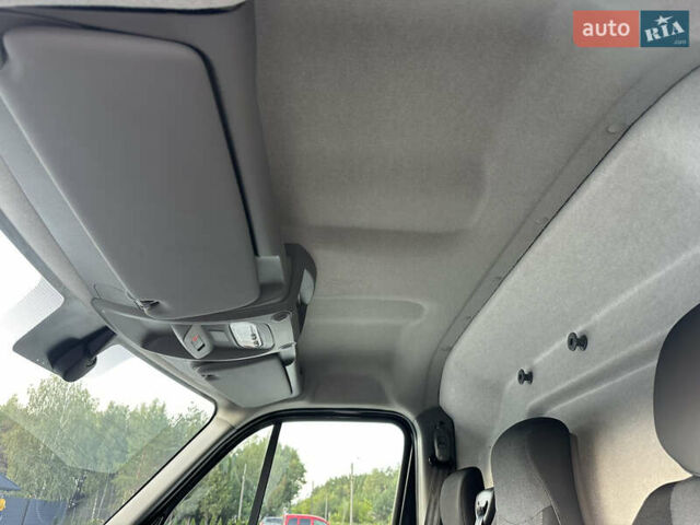 Черный Рено Мастер, объемом двигателя 2.3 л и пробегом 198 тыс. км за 21600 $, фото 43 на Automoto.ua