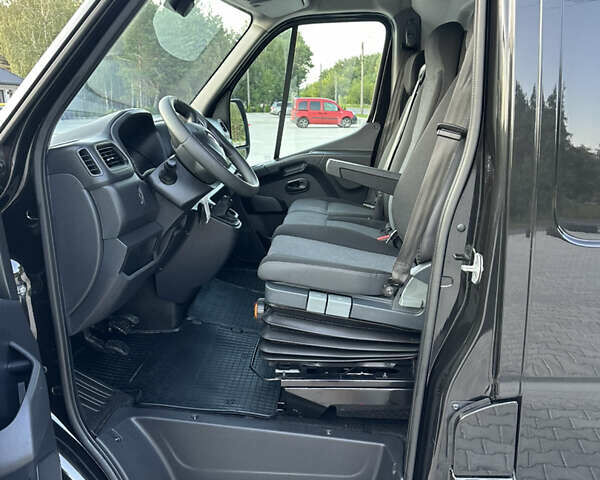 Черный Рено Мастер, объемом двигателя 2.3 л и пробегом 198 тыс. км за 21600 $, фото 41 на Automoto.ua