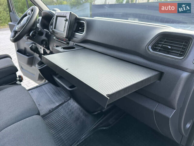 Черный Рено Мастер, объемом двигателя 2.3 л и пробегом 198 тыс. км за 21600 $, фото 52 на Automoto.ua