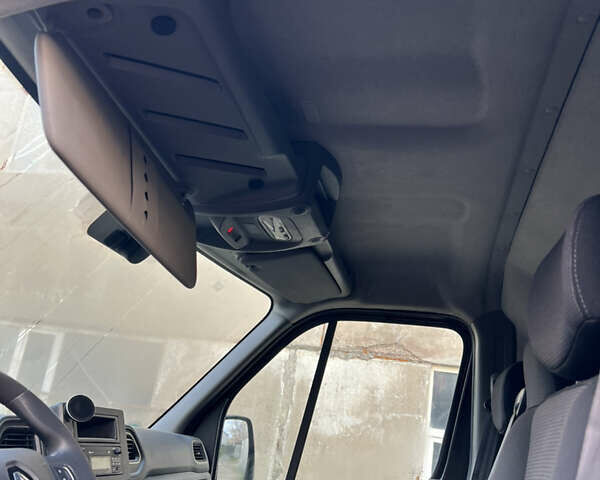 Черный Рено Мастер, объемом двигателя 2.3 л и пробегом 492 тыс. км за 18999 $, фото 11 на Automoto.ua