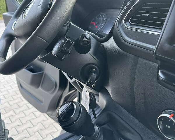 Черный Рено Мастер, объемом двигателя 2.3 л и пробегом 198 тыс. км за 21600 $, фото 58 на Automoto.ua