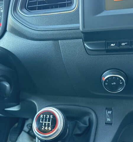 Чорний Рено Мастєр, об'ємом двигуна 2.3 л та пробігом 70 тис. км за 21000 $, фото 32 на Automoto.ua