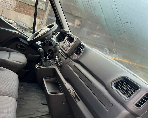 Черный Рено Мастер, объемом двигателя 2.3 л и пробегом 492 тыс. км за 18999 $, фото 22 на Automoto.ua