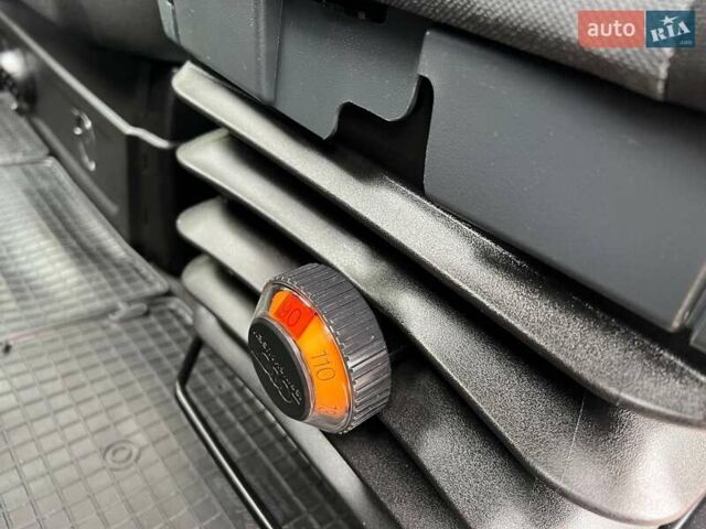 Черный Рено Мастер, объемом двигателя 2.3 л и пробегом 228 тыс. км за 21999 $, фото 28 на Automoto.ua