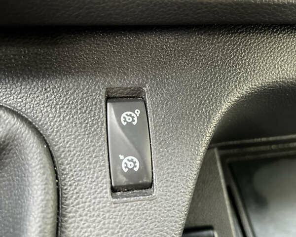 Черный Рено Мастер, объемом двигателя 2.3 л и пробегом 492 тыс. км за 18999 $, фото 16 на Automoto.ua