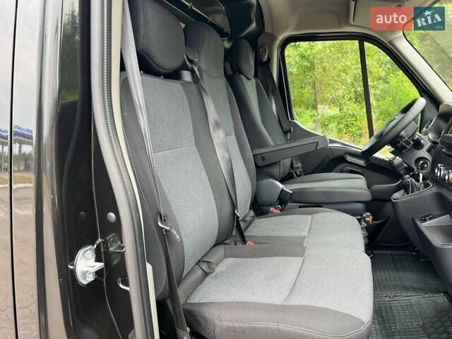 Черный Рено Мастер, объемом двигателя 2.3 л и пробегом 228 тыс. км за 21999 $, фото 30 на Automoto.ua