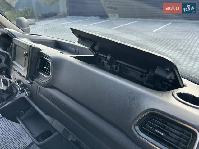 Черный Рено Мастер, объемом двигателя 2.3 л и пробегом 198 тыс. км за 21600 $, фото 50 на Automoto.ua