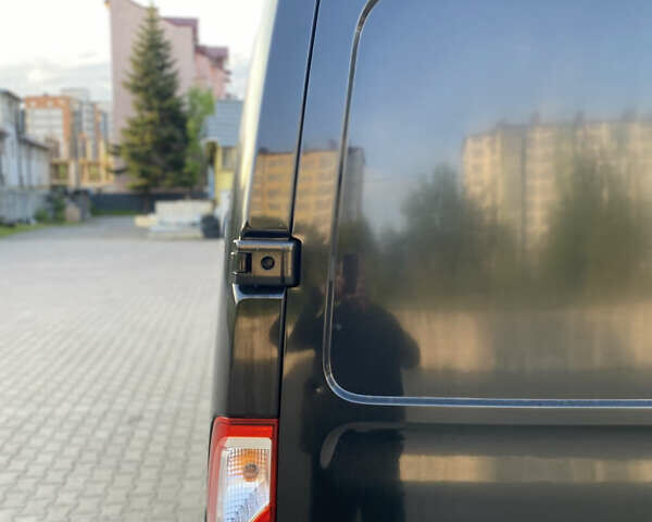 Черный Рено Мастер, объемом двигателя 2.3 л и пробегом 515 тыс. км за 13500 $, фото 36 на Automoto.ua