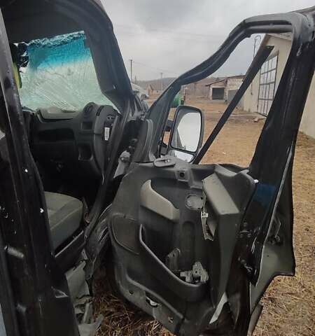 Черный Рено Мастер, объемом двигателя 2.3 л и пробегом 270 тыс. км за 7500 $, фото 3 на Automoto.ua