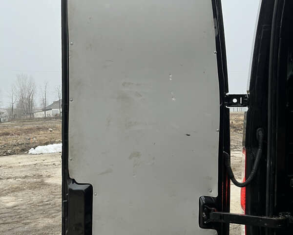 Черный Рено Мастер, объемом двигателя 2.3 л и пробегом 310 тыс. км за 16500 $, фото 22 на Automoto.ua