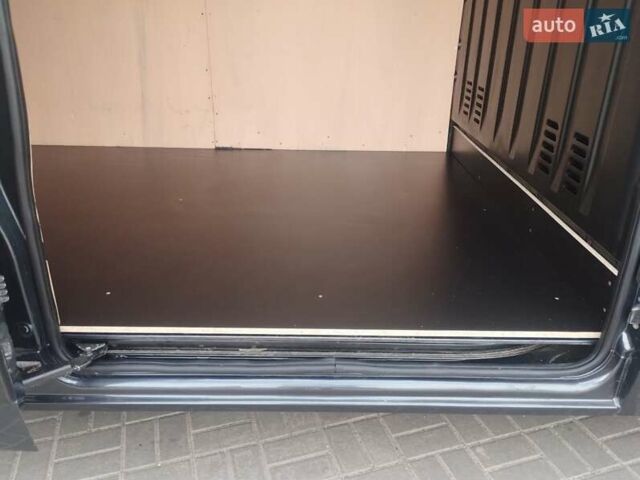 Черный Рено Мастер, объемом двигателя 2.3 л и пробегом 240 тыс. км за 15700 $, фото 22 на Automoto.ua
