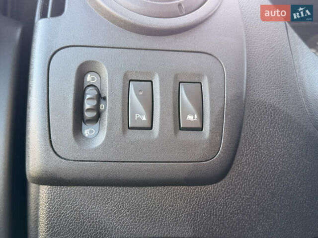 Черный Рено Мастер, объемом двигателя 2.3 л и пробегом 225 тыс. км за 18990 $, фото 31 на Automoto.ua