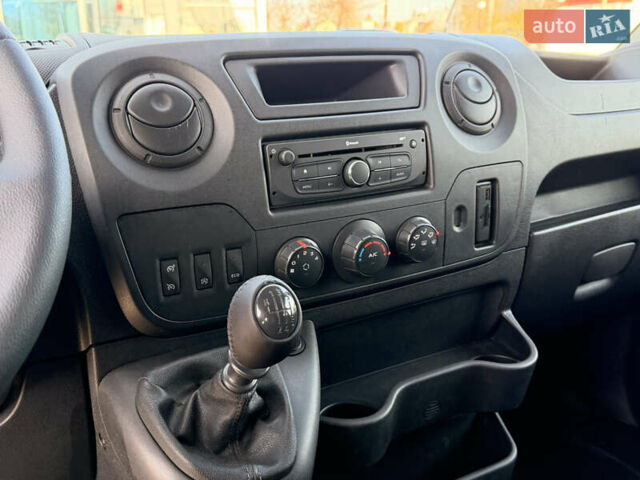 Черный Рено Мастер, объемом двигателя 2.3 л и пробегом 225 тыс. км за 18990 $, фото 13 на Automoto.ua