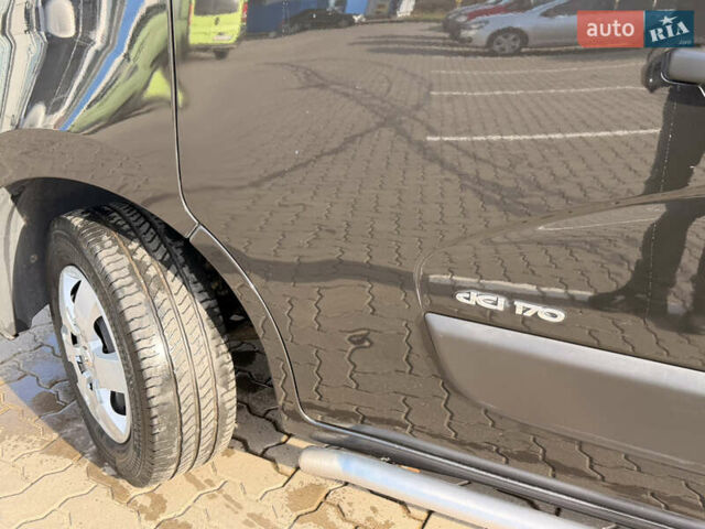 Черный Рено Мастер, объемом двигателя 2.3 л и пробегом 225 тыс. км за 18990 $, фото 8 на Automoto.ua