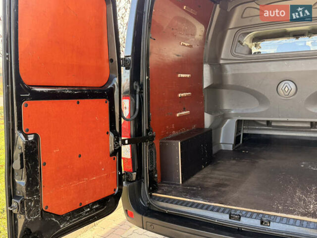 Черный Рено Мастер, объемом двигателя 2.3 л и пробегом 225 тыс. км за 18990 $, фото 27 на Automoto.ua