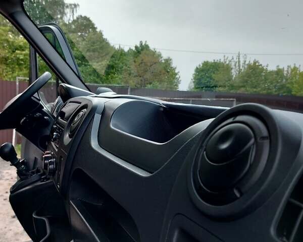 Черный Рено Мастер, объемом двигателя 2.3 л и пробегом 182 тыс. км за 16900 $, фото 21 на Automoto.ua