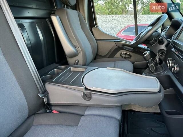 Черный Рено Мастер, объемом двигателя 2.3 л и пробегом 250 тыс. км за 22200 $, фото 106 на Automoto.ua