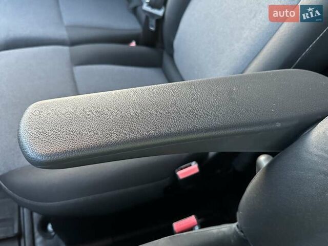 Черный Рено Мастер, объемом двигателя 2.3 л и пробегом 250 тыс. км за 22200 $, фото 90 на Automoto.ua
