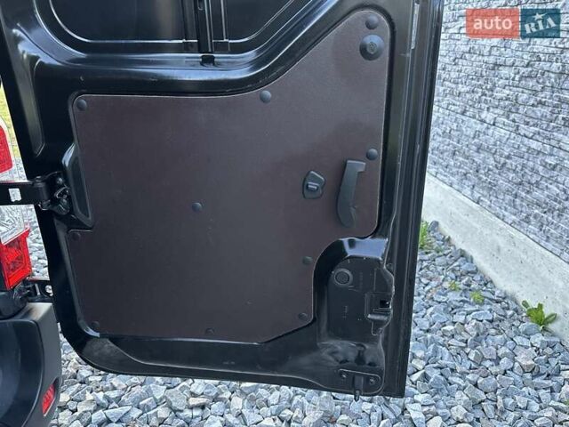 Черный Рено Мастер, объемом двигателя 2.3 л и пробегом 250 тыс. км за 22200 $, фото 57 на Automoto.ua