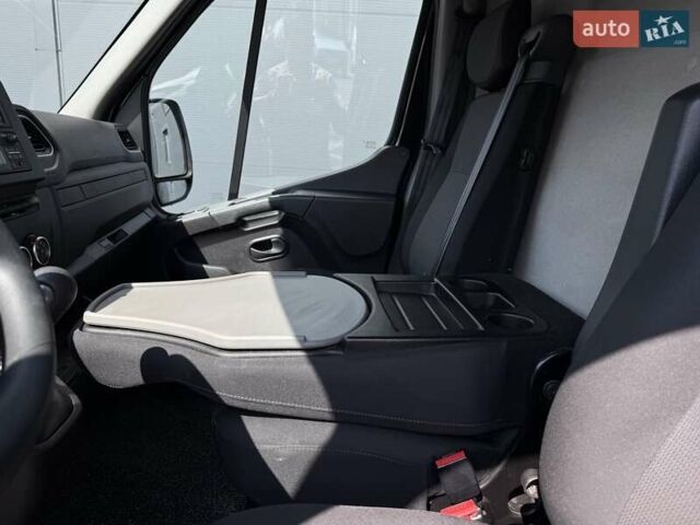 Черный Рено Мастер, объемом двигателя 2.3 л и пробегом 170 тыс. км за 24950 $, фото 41 на Automoto.ua