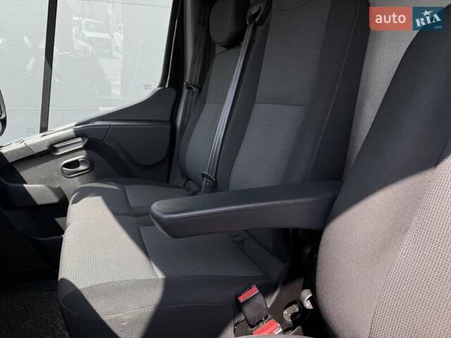 Черный Рено Мастер, объемом двигателя 2.3 л и пробегом 170 тыс. км за 24950 $, фото 40 на Automoto.ua
